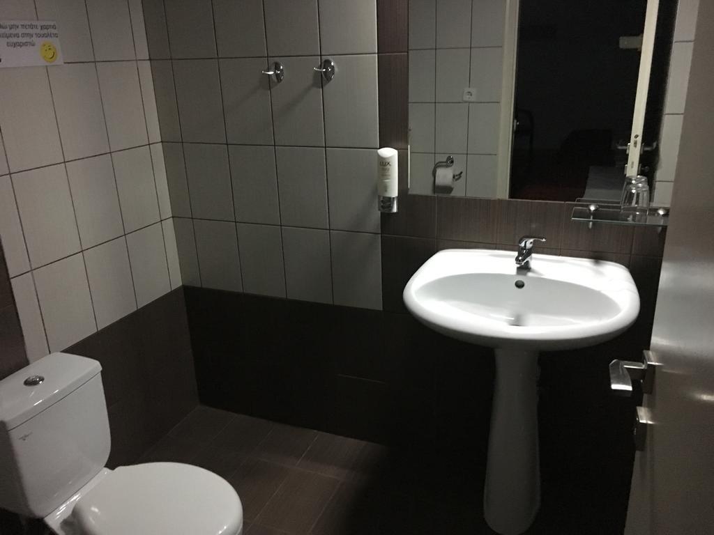 Aitheron Hotel Air Park Zervi Экстерьер фото
